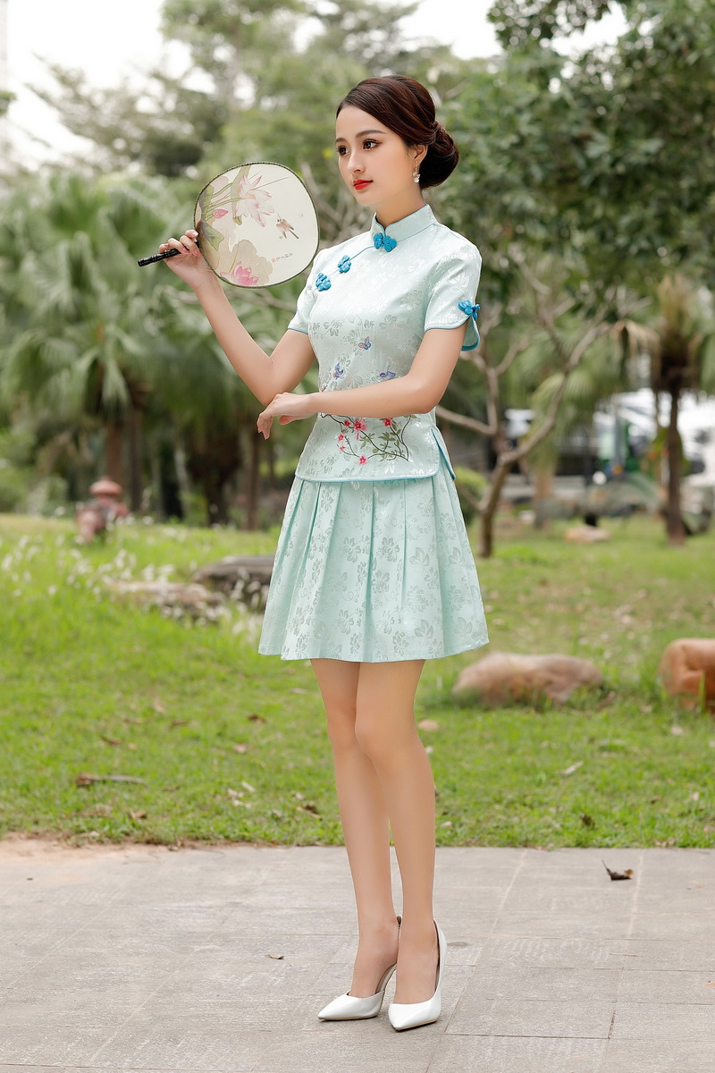 蕴诗坊新款中式民国风小花绣花小清新学生旗袍式套装