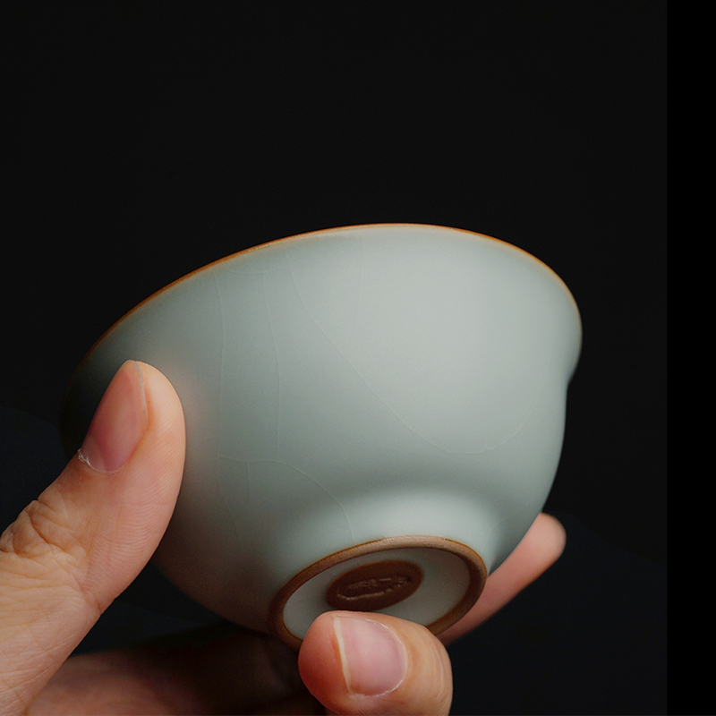 Your up master sample tea cup cup of jingdezhen ceramic individual cup single CPU kung fu tea cups on celadon porcelain by hand