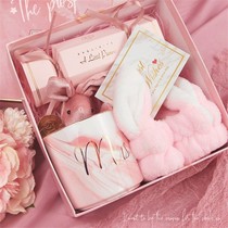 What wedding housewarming girlfriends send gifts to send sister practical festival souvenirs back gifts hand gifts practical creation