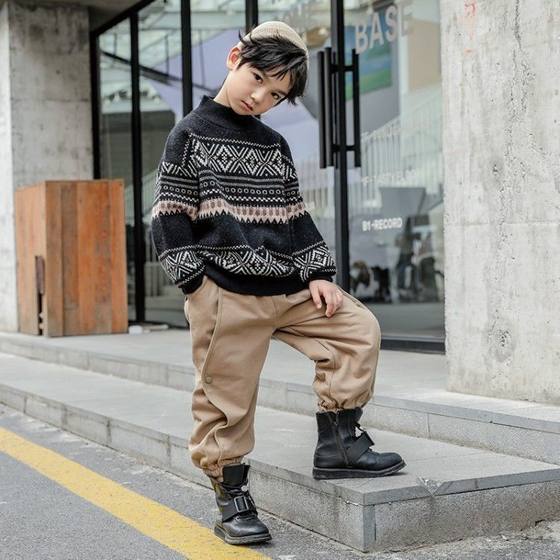 Boys sweater 2025 spring and autumn new Korean version of mid-large children's sweater children's base shirt top children's jacket
Boys sweater 2025 spring and autumn new Korean version of mid-large children's sweater children's base shirt top children's jacket