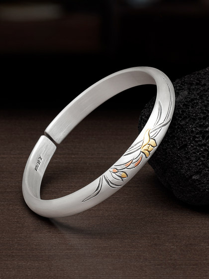 Clivia Foot Silver 999 Sterling Silver Bracelet Hand-Engraved Orchid 잔디 고대 스타일 장인 정신과 민족 스타일 오픈 실버 브레이슬릿 Clivia Foot Silver 999 Sterling Silver Bracelet Hand-Engraved Orchid 잔디 고대 스타일 장인 정신과 민족 스타일 오픈 실버 브레이슬릿