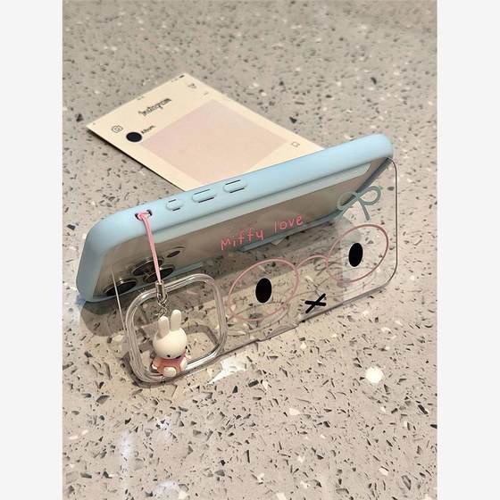 Hinlucky 만화 귀여운 안경 미피 토끼 플립 브래킷 애플에 적합한 16 휴대 전화 케이스 iPhone 15Promax 14 아크릴 13 가을 보호 케이스 15 슈퍼 좋은 외모 INS Hinlucky 만화 귀여운 안경 미피 토끼 플립 브래킷 애플에 적합한 16 휴대 전화 케이스 iPhone 15Promax 14 아크릴 13 가을 보호 케이스 15 슈퍼 좋은 외모 INS