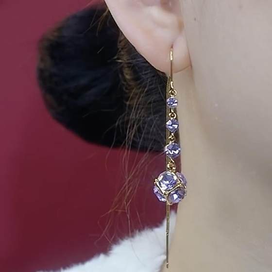 2025 Super Fairy Purple Diamond Ball 지르콘 술집 이어 라인 여성 기질 다목적 긴 수정 귀걸이 광대와 사치 얇은 얼굴 얇은 얼굴 2025 Super Fairy Purple Diamond Ball 지르콘 술집 이어 라인 여성 기질 다목적 긴 수정 귀걸이 광대와 사치 얇은 얼굴 얇은 얼굴