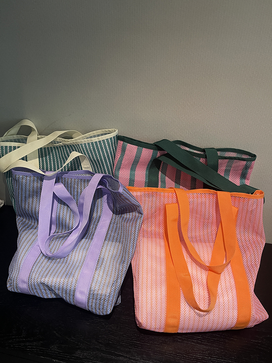 Transparent Mesh Beach Bag Stylish and Lightweight Shopping Bag Swim Bag Large Capacity Women's Shoulder Bag Travel Mummy Bag