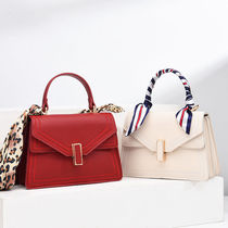 Womens bag portable crossbody dual-use fashion temperament portable shoulder oblique cross womens bag Western style versatile commuter small square bag