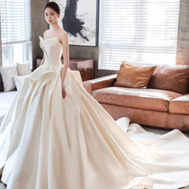 Tapered satin light main wedding dress 2021 new big tailing temperament bridal mortal dream small man