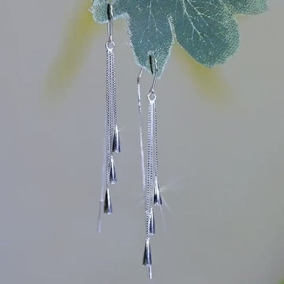 S925 SILVENT BEILSE BELINAL TERCLEAMENT TASSEL WATER LOW LINE FON 2025 NEW HOT NICHE 독특한 귀걸이 가벼운 고급 고급 고급 S925 SILVENT BEILSE BELINAL TERCLEAMENT TASSEL WATER LOW LINE FON 2025 NEW HOT NICHE 독특한 귀걸이 가벼운 고급 고급 고급