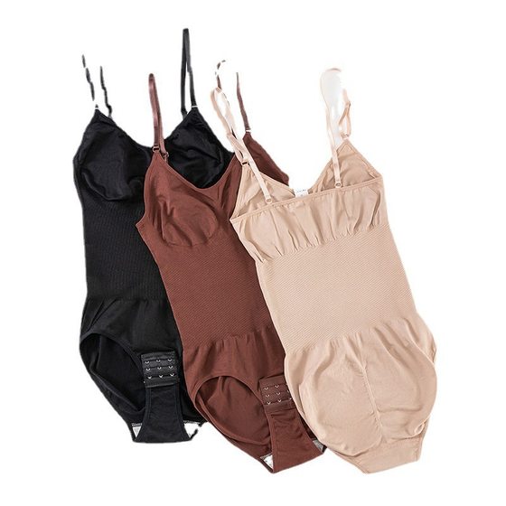 여성 벨을 대신하여 라벨이 달린 바디 모양의 옷 여성 벨을 대신하여 라벨이 달린 바디 모양의 옷