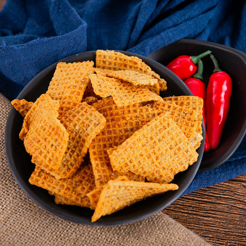 拍三件享5折爆辣香辣锅巴办公室网红零食