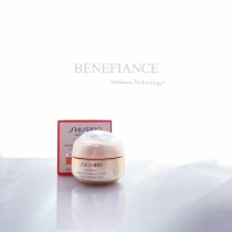 New version of the capital to look forward to the Lifeng Eye Cream 15ml Japan Zhi Sensation Caressing Anti-Wrinkle Repair Fine Print small radar tax exemption