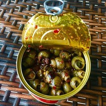 Spicy fried snails ready to eat 250g 1 can spicy snails clean screw meat snacks snacks seafood cooked food cans
