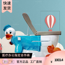 Custom Pediatrics Medical Examination Desk Diagnosis And Treatment Bed GRP Cartoon Animal Sculpture Health Care Room Medical Bed Children Consultation Bed