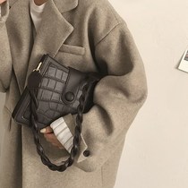 Advanced senses France small crowdsourcing women 2020 new wave fashion armpit bag 100 hitch Oblique Satchel small square bag