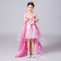 June 1 childrens fashion catwalk environmental performance clothes kindergarten creative handmade DIY environmental catwalk clothing