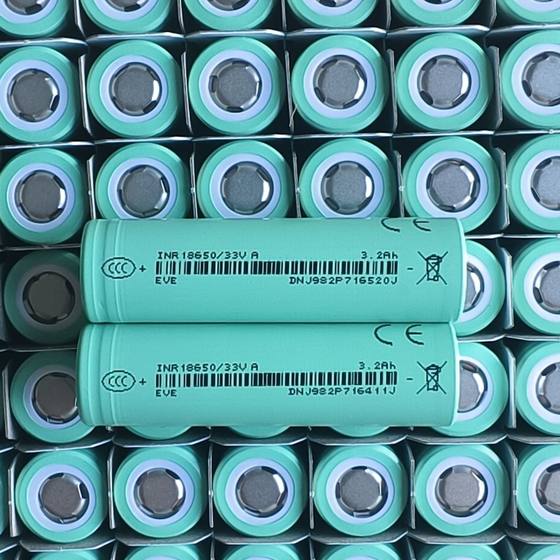 Yiwei 18650 리튬 배터리 3C3300mAh 전동 공구 고등 전기 차량 소형 팬 드론 모델 Yiwei 18650 리튬 배터리 3C3300mAh 전동 공구 고등 전기 차량 소형 팬 드론 모델