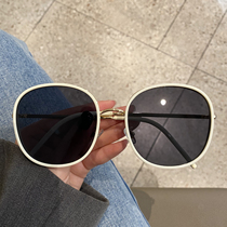 Korean version of the new milk white large frame slimming sunglasses retro personality UV protection driving sunglasses net red with the same paragraph