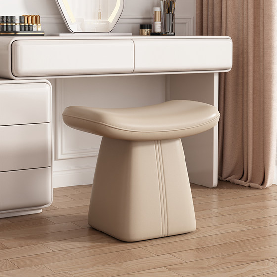 Italian makeup stool solid wood dressing stool Nordic leather laundry -free piano stool Modern bedroom net red ins change shoes stool
Italian makeup stool solid wood dressing stool Nordic leather laundry -free piano stool Modern bedroom net red ins change shoes stool