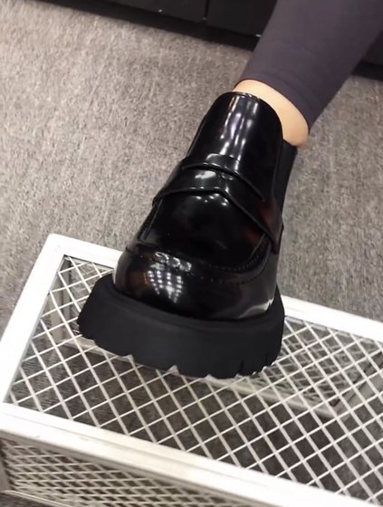 2023 new winter products trendy men's shoes big-toe leather shoes patent leather thick sole mid-top boots casual shoes 6329 handsome
2023 new winter products trendy men's shoes big-toe leather shoes patent leather thick sole mid-top boots casual shoes 6329 handsome