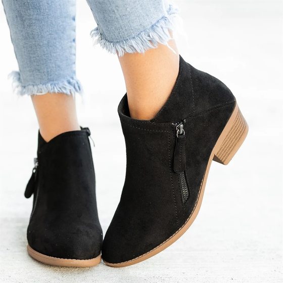 European and American large-size short side zipper round toe fashion boots for women's suede thick heel thin Martin boots wish source
European and American large-size short side zipper round toe fashion boots for women's suede thick heel thin Martin boots wish source