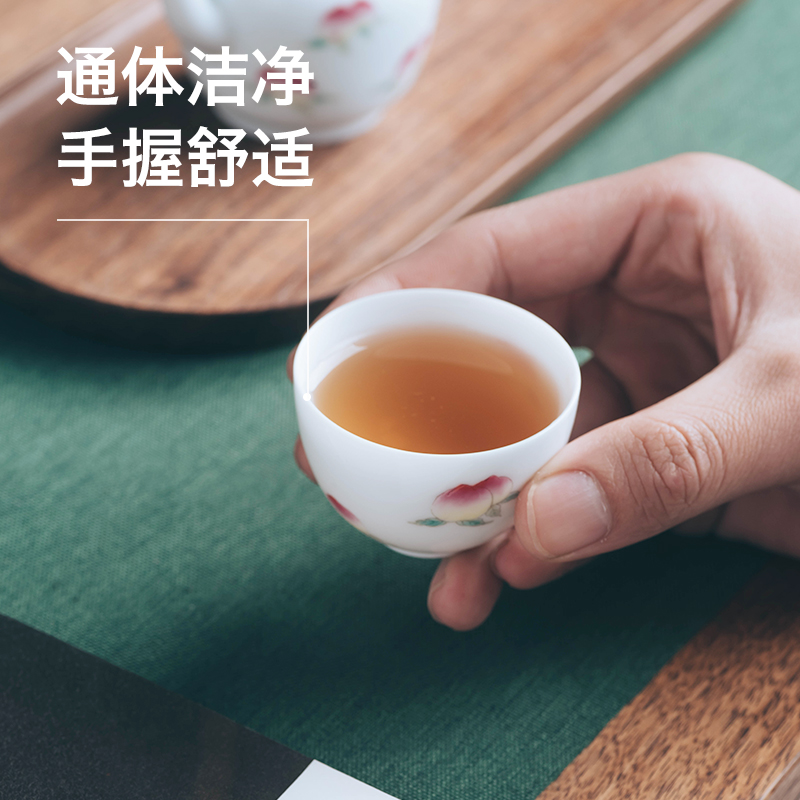 Make peach glass balls in a cup of tea cup cup sample tea cup jingdezhen ceramic kung fu master cup single CPU