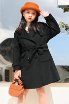 The girls big coat of clothing 2022 new big child foreign air winter dress girls winter style thickened autumn and winter in the middle of the winter