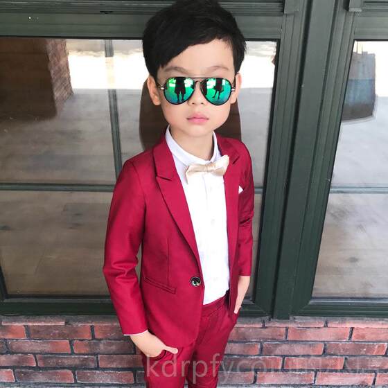 Genuine little boy suit suits for children's dress for boys autumn two-piece flower set Korean catwalk Japanese version performance dress
Genuine little boy suit suits for children's dress for boys autumn two-piece flower set Korean catwalk Japanese version performance dress