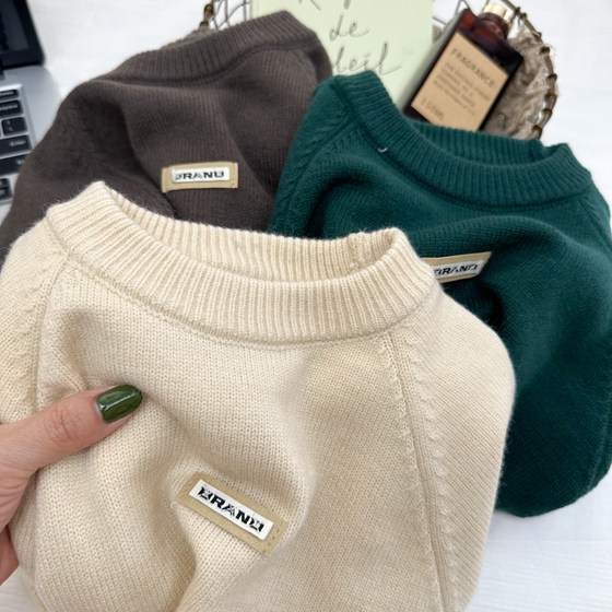 Boys autumn and winter sweater 2023 new children's round neck knitted pullover men's S children's winter thin soft fur
Boys autumn and winter sweater 2023 new children's round neck knitted pullover men's S children's winter thin soft fur