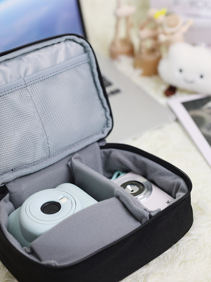 Fuji Posta Mini12 카메라 저장 백에 적합한 다목적 통합 핸드백 내장 카드 분해 된 파티션 충격, 압력 방지 및 낙하 휴대용 및 포괄적 인 보호에 적합합니다. Fuji Posta Mini12 카메라 저장 백에 적합한 다목적 통합 핸드백 내장 카드 분해 된 파티션 충격, 압력 방지 및 낙하 휴대용 및 포괄적 인 보호에 적합합니다.