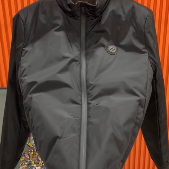 2024 winter new men's stand-up collar thin cotton jacket trendy business temperament top T youth versatile fashion appearance
2024 winter new men's stand-up collar thin cotton jacket trendy business temperament top T youth versatile fashion appearance