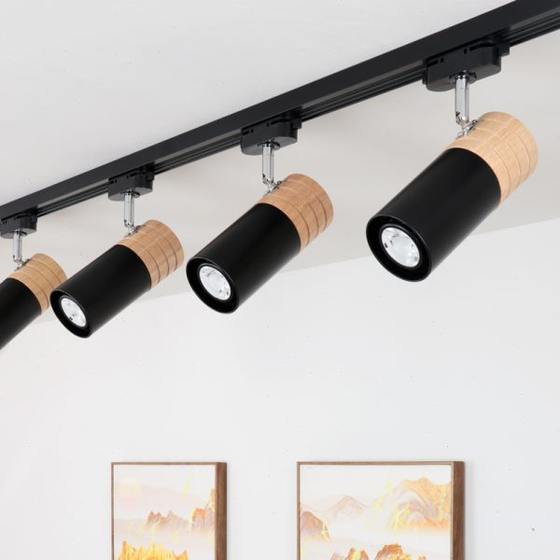 Creative personalized mural background wall LED track lights Clothing store commercial track spotlights Exhibition hall guide rail lamps
Creative personalized mural background wall LED track lights Clothing store commercial track spotlights Exhibition hall guide rail lamps