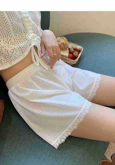 Safe pants women in summer thin anti -free light can wear outer rolled ice silk base shorts loose lace insurance pants Safe pants women in summer thin anti -free light can wear outer rolled ice silk base shorts loose lace insurance pants