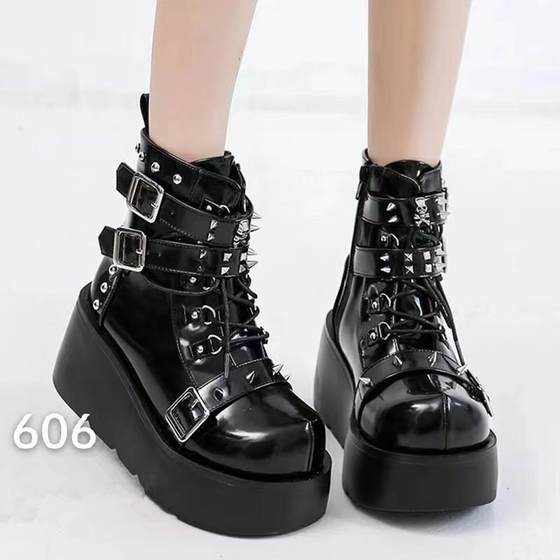 Thick-soled boots for women new style rivet pendant sponge cake thick-soled short boots for women European and American large-size fashion Thick-soled boots for women new style rivet pendant sponge cake thick-soled short boots for women European and American large-size fashion