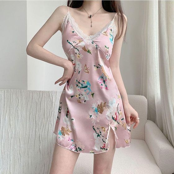 여름 꽃 얼음 실크 얇은 레이스 서스펜더 수면 B 스커트 순수 욕망 스타일 슬릿 디자인 잠자는 여성 스커트 홈 옷 여름 꽃 얼음 실크 얇은 레이스 서스펜더 수면 B 스커트 순수 욕망 스타일 슬릿 디자인 잠자는 여성 스커트 홈 옷