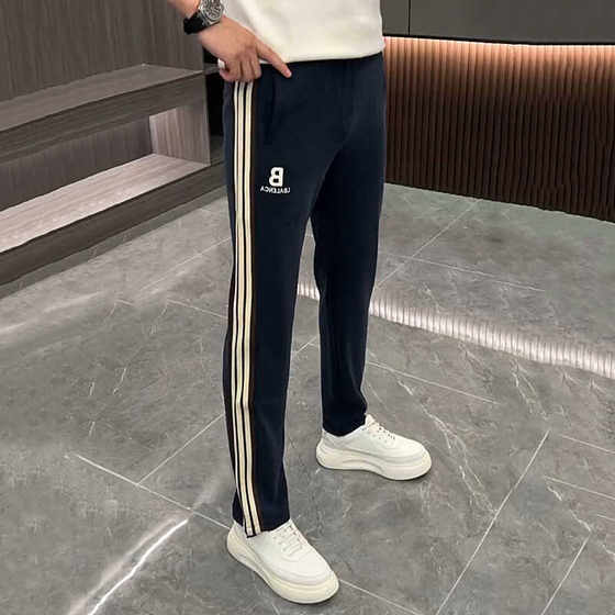 Fashionable brand striped casual pants for men in spring, autumn and winter 2025 new spliced elastic small feet straight men's pants for men
Fashionable brand striped casual pants for men in spring, autumn and winter 2025 new spliced elastic small feet straight men's pants for men