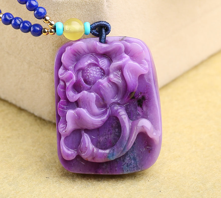 收藏级天然绝美樱花紫舒俱来花牌吊坠