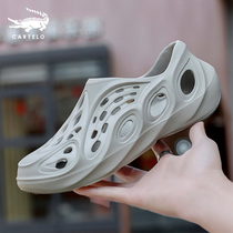 Crocodile hollow sandals mens summer breathable coconut hole shoes seaside soft-soled beach shoes trend wild slippers trend