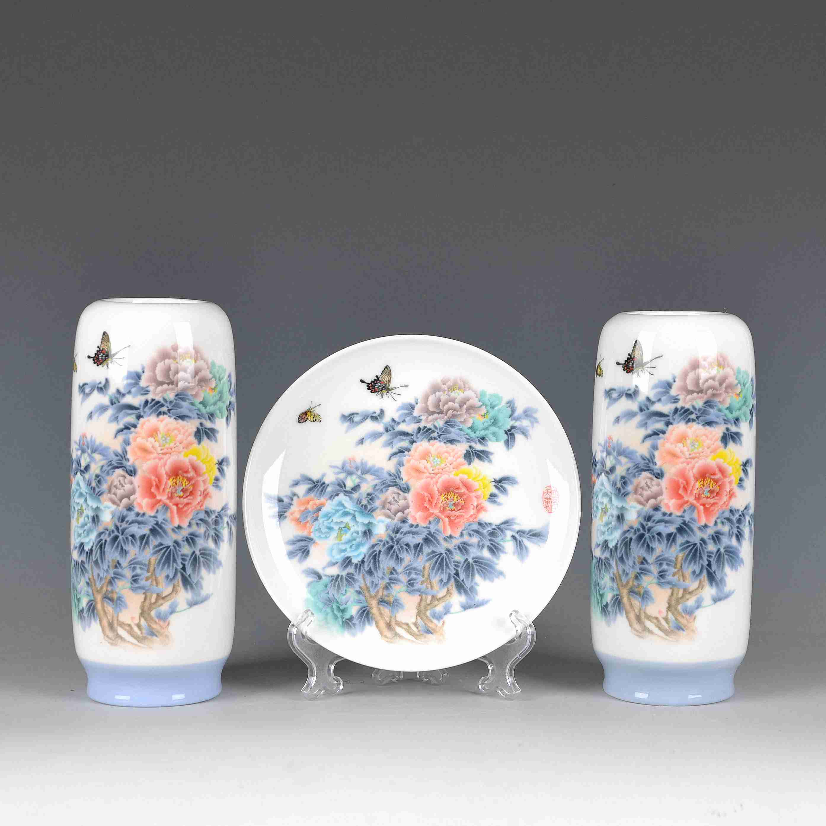 Jingdezhen ceramics pastel blue and white living room TV ark adornment of new Chinese style porch place three - piece vase
