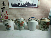 Nostalgic old-fashioned girder teapot old ceramic tea kettle Red cultural display screen folk old things retro decorations