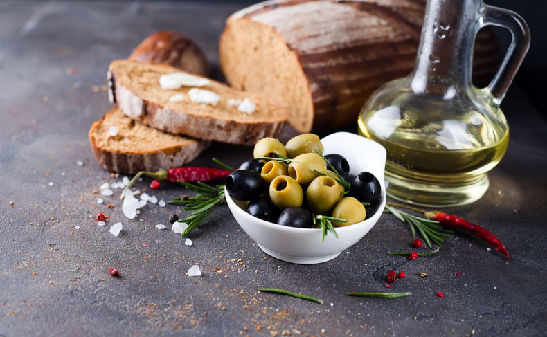 除了上述食物之外,不妨多食用下面这些油脂,也能帮助你更好的燃烧身体