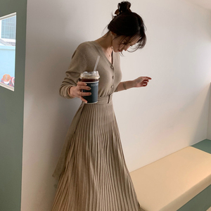 New style temperament V-neck belt all-match pleated skirt dress women