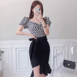 Two piece summer suit Korean slim fit chequered top ruffle edge and hip Skirt Set