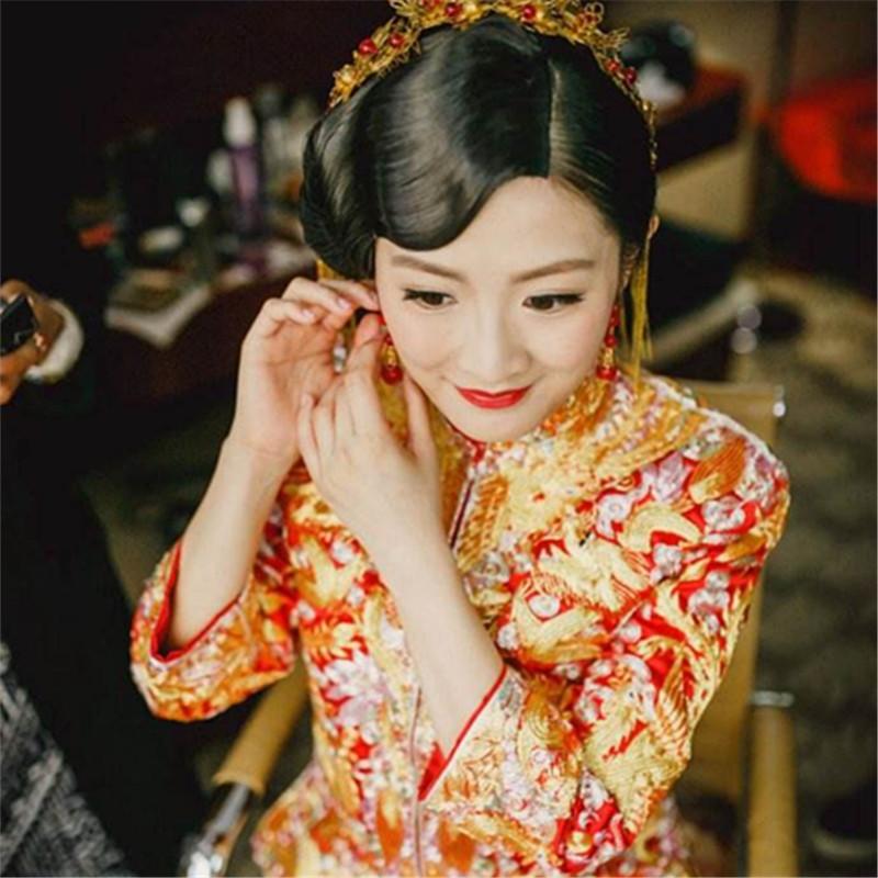 爱打扮(www.idaban.cn)，中式婚礼必备的红色美搭，每一样都好看！17