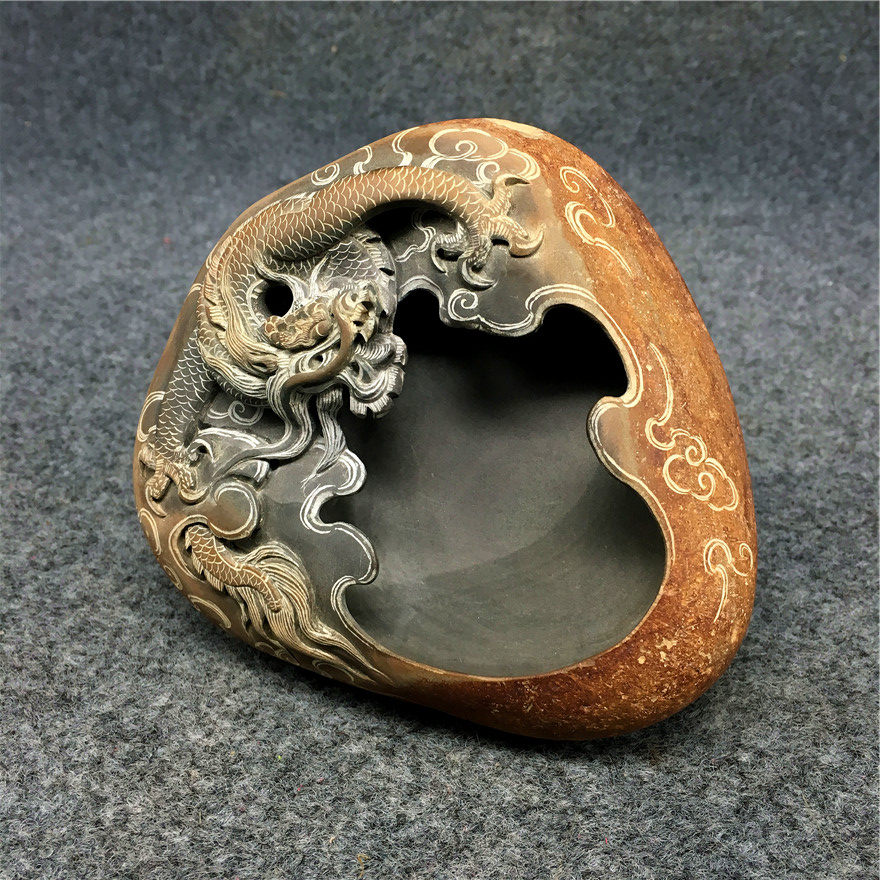 齐美作品《飞龙在天》济源坑金晕歙砚