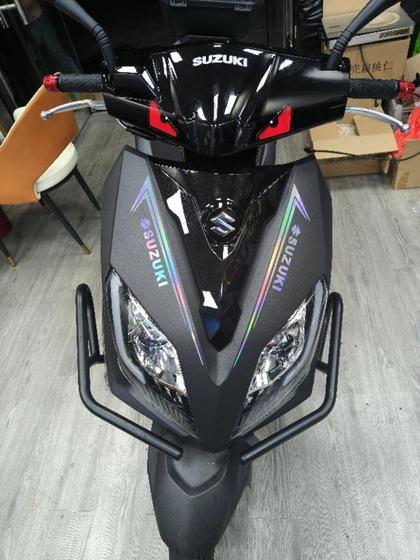 Suzuki UY125 US125i UU125i UE125T 스티커 풀업 수정 부품 오토바이 방수 스티커에 적합합니다. Suzuki UY125 US125i UU125i UE125T 스티커 풀업 수정 부품 오토바이 방수 스티커에 적합합니다.