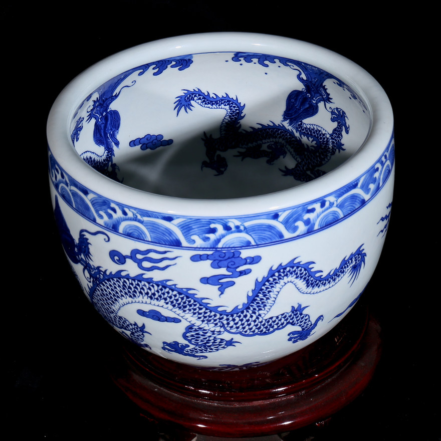 青花龙珠缸 早年陶瓷美术设计师江广水