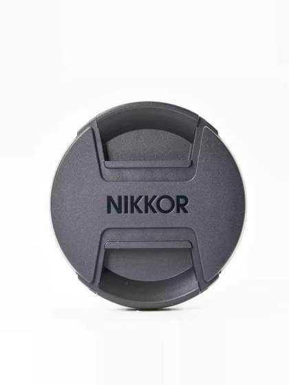 Nikon 77mm 원래 렌즈 커버 Z24-120 F4 Z28-400 마이크로 단일 Z70-200 F2.8 100-400 LC-77B 직경에 적용 할 수 있습니다. Nikon 77mm 원래 렌즈 커버 Z24-120 F4 Z28-400 마이크로 단일 Z70-200 F2.8 100-400 LC-77B 직경에 적용 할 수 있습니다.
