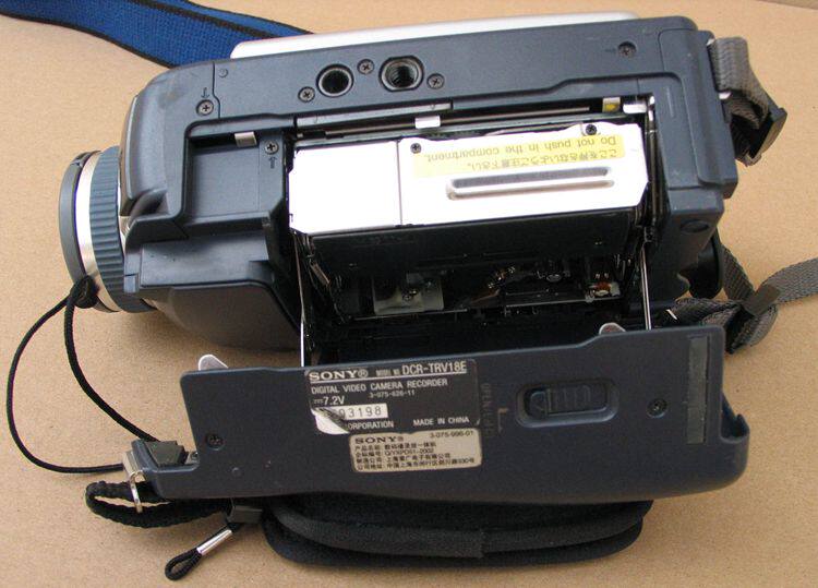 sony/索尼 dcr-trv18e 电子防抖数码摄像机 260元