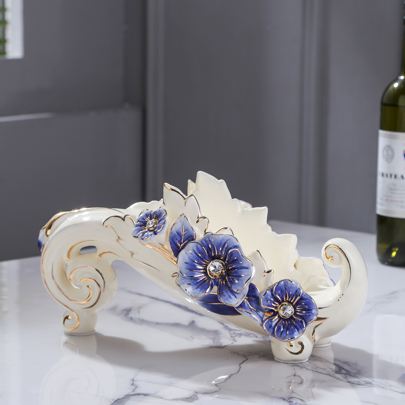 Fort SAN road new royal blue name plum flower series European ceramic wine wine sitting room adornment wine beverage holder furnishing articles