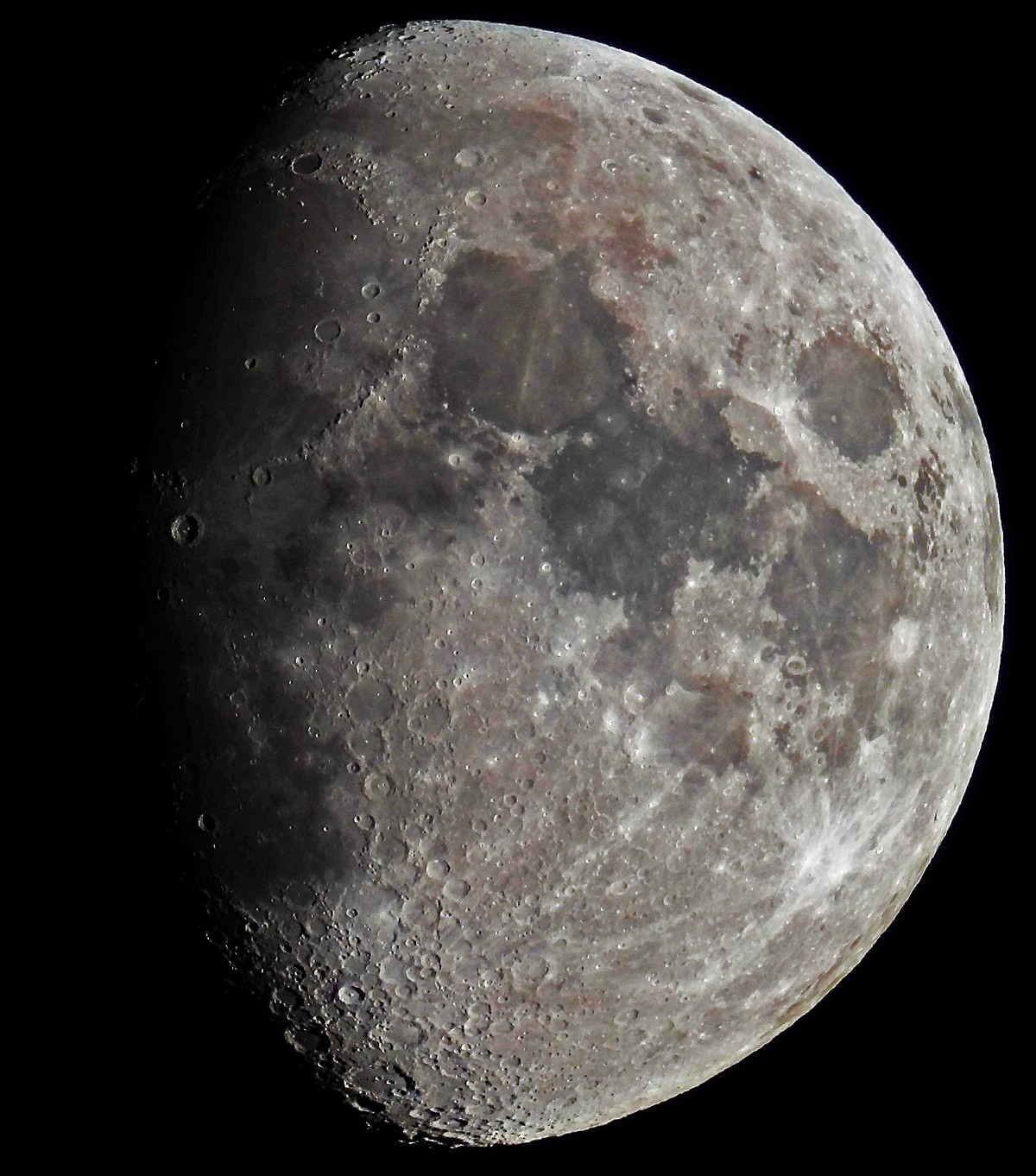 用550元天熊天文望远镜700a看月亮环形山