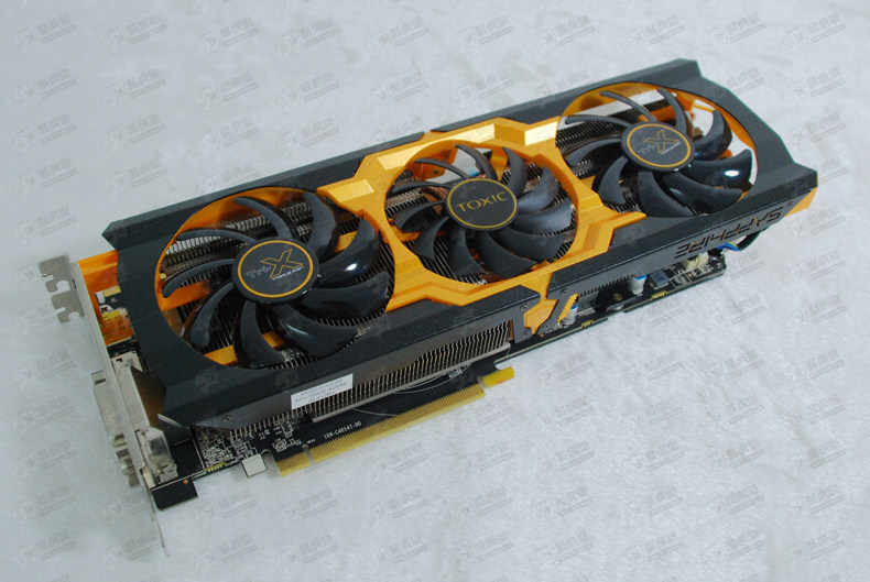 顺丰包邮 蓝宝石 r9 370x 4g d5 toxic毒药 独立显卡 秒gtx960